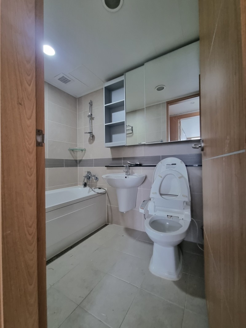 2000769928_IAhbVZM6_ece3eb9edce98c92712bbef6faa59b95e7903f63.jpg 이미지크게보기